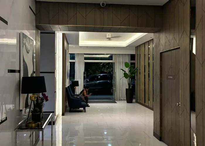 Lucky Charm Residences アパートホテル マニラ市